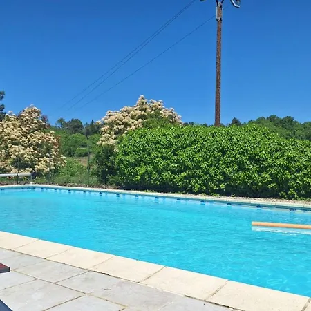 D'hotes L'acampadis Bed & Breakfast 3*
