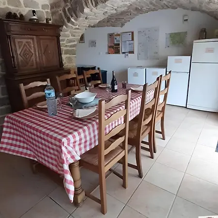 D'hotes L'acampadis Bed & Breakfast