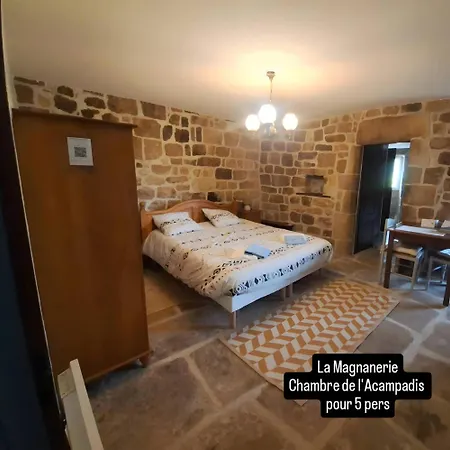 D'hôtes L'acampadis 3*